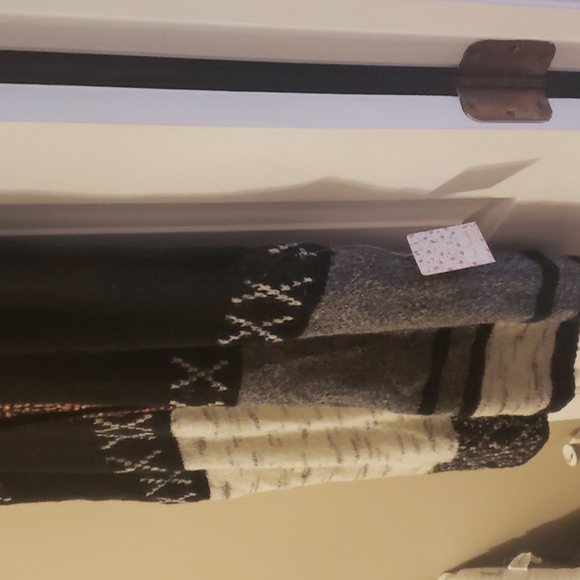 Free People Solstice Spirit Poncho - Picture 8 of 10